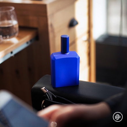 This is not a blue bottle 1.1 - Histoires de Parfums